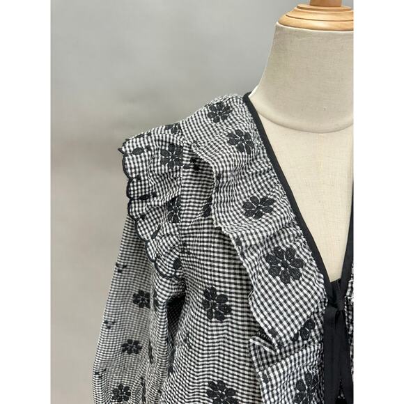 Entro gingham black & white embroidered tie front  top size small 3/4 sleeve - Picture 6 of 16